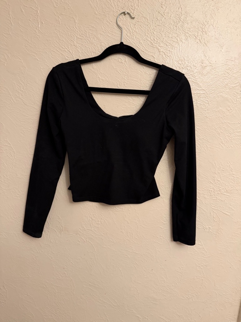 Fabletics Black Long Sleeve Scoop Crop Top